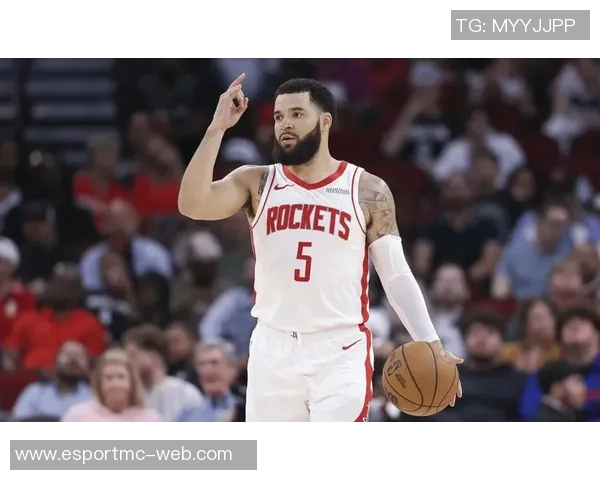 火箭队未完全排除范弗里特本赛季复出争冠可能性 火箭队未完全排除范弗里特本赛季复出争冠可能性